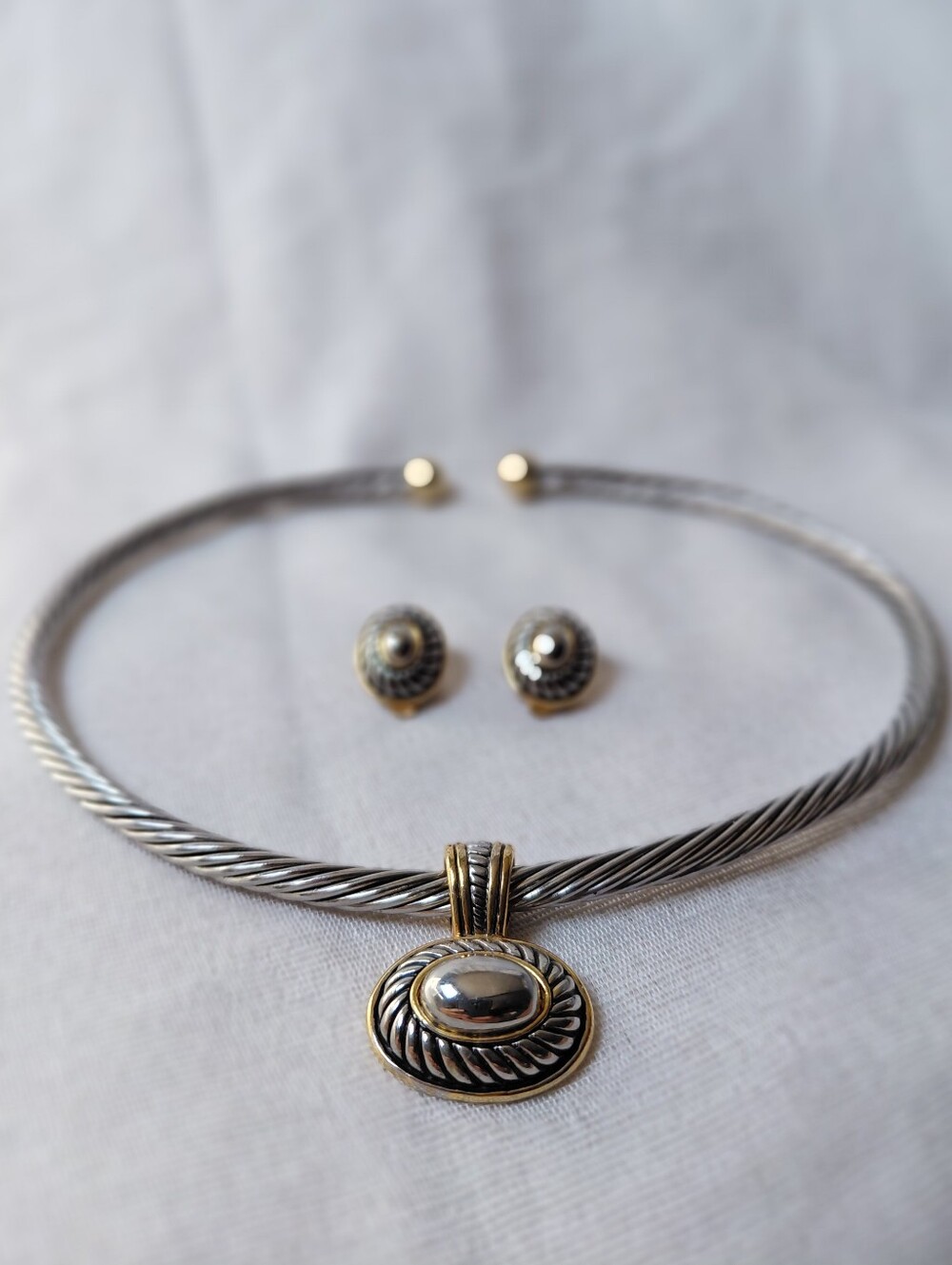 Vintage Two Tone Twisted Cable Jewelry Set Choker Necklace & Clip On Earrings